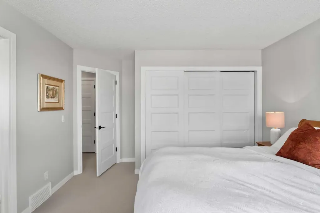 116 Sun Harbour Way SE Calgary AB T2X 3C2