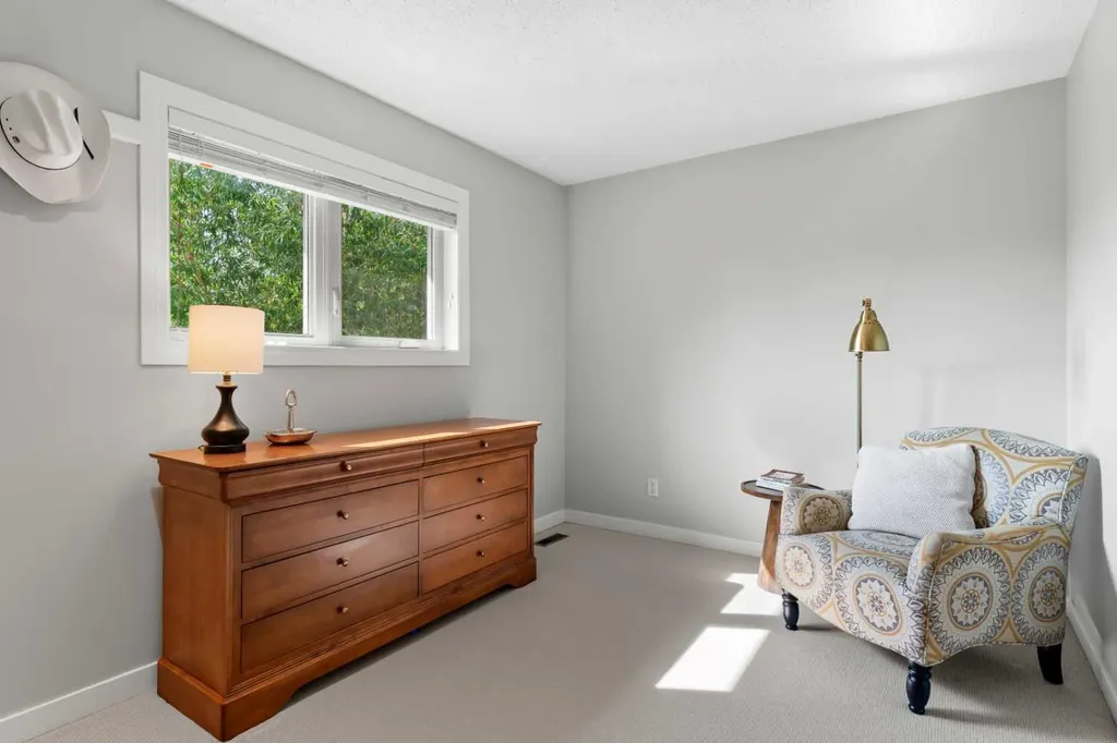 116 Sun Harbour Way SE Calgary AB T2X 3C2