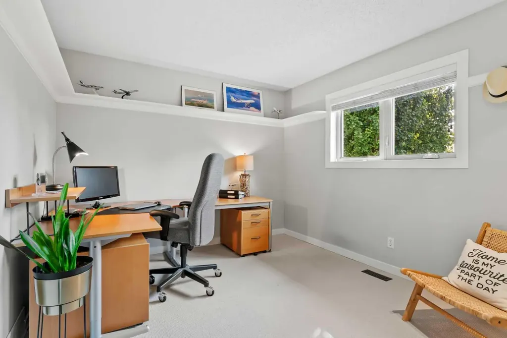 116 Sun Harbour Way SE Calgary AB T2X 3C2