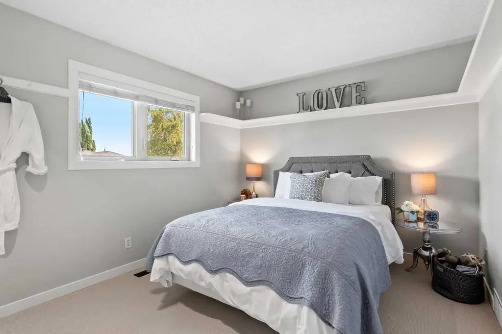 116 Sun Harbour Way SE Calgary AB T2X 3C2