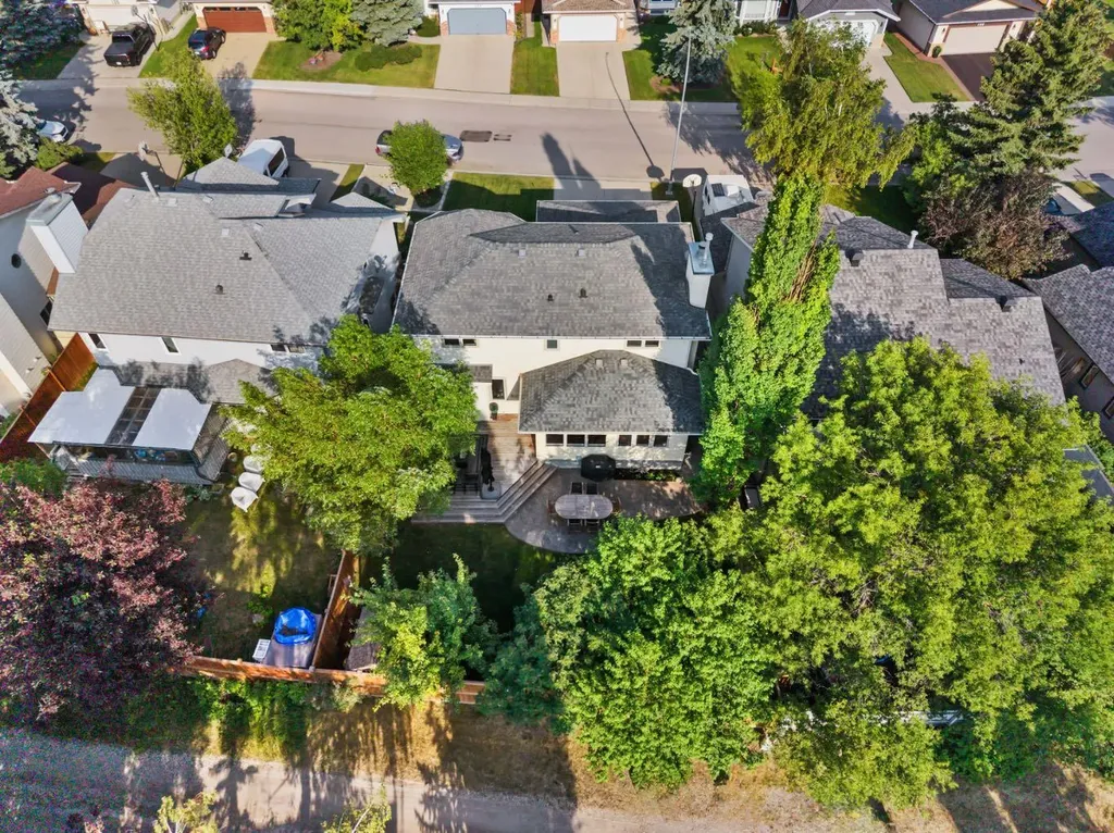 116 Sun Harbour Way SE Calgary AB T2X 3C2