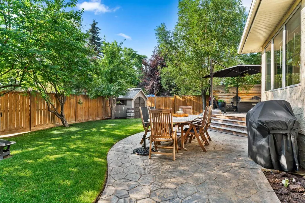 116 Sun Harbour Way SE Calgary AB T2X 3C2