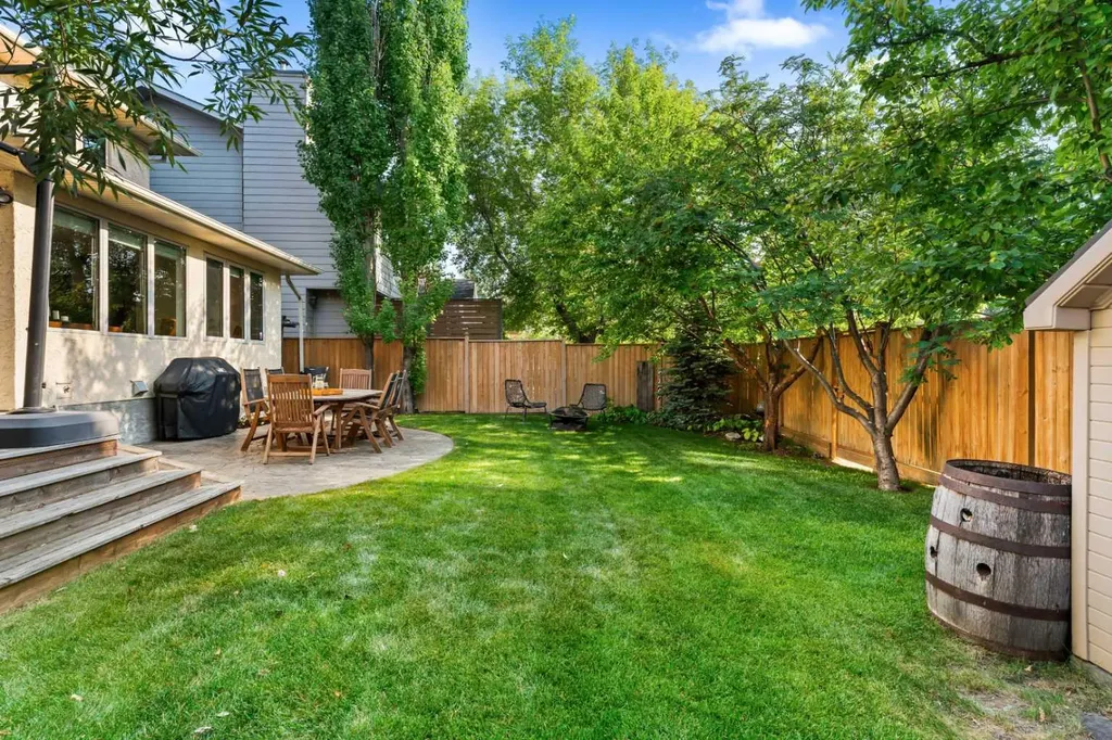 116 Sun Harbour Way SE Calgary AB T2X 3C2