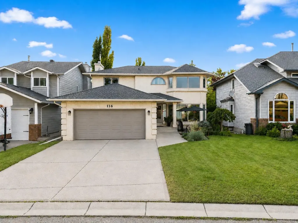 116 Sun Harbour Way SE Calgary AB T2X 3C2