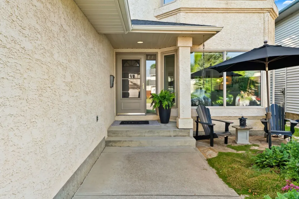 116 Sun Harbour Way SE Calgary AB T2X 3C2