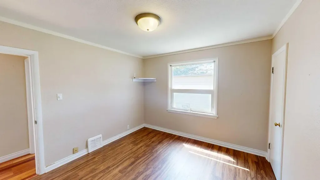 1129 20 Street S Lethbridge AB T1K 2E1