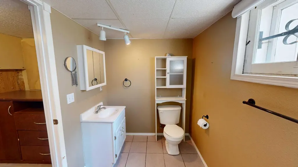 1129 20 Street S Lethbridge AB T1K 2E1