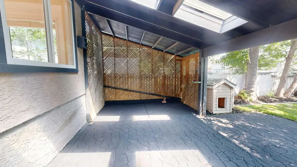 1129 20 Street S Lethbridge AB T1K 2E1