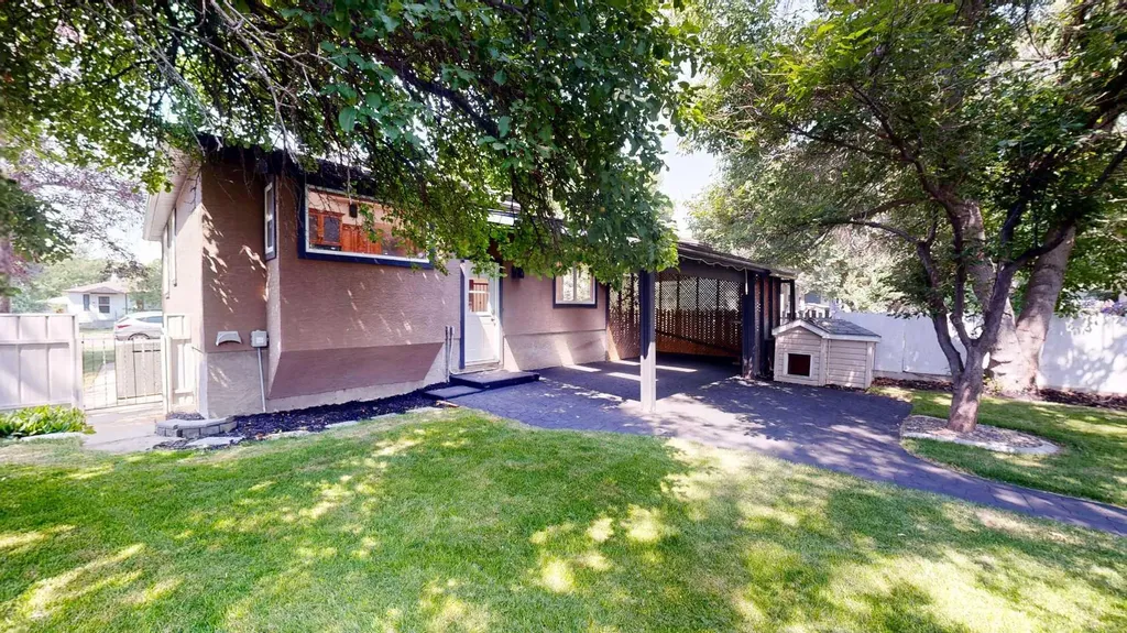 1129 20 Street S Lethbridge AB T1K 2E1