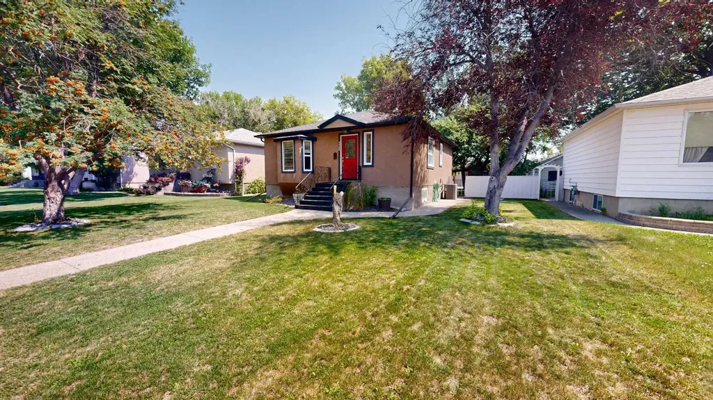 1129 20 Street S Lethbridge AB T1K 2E1