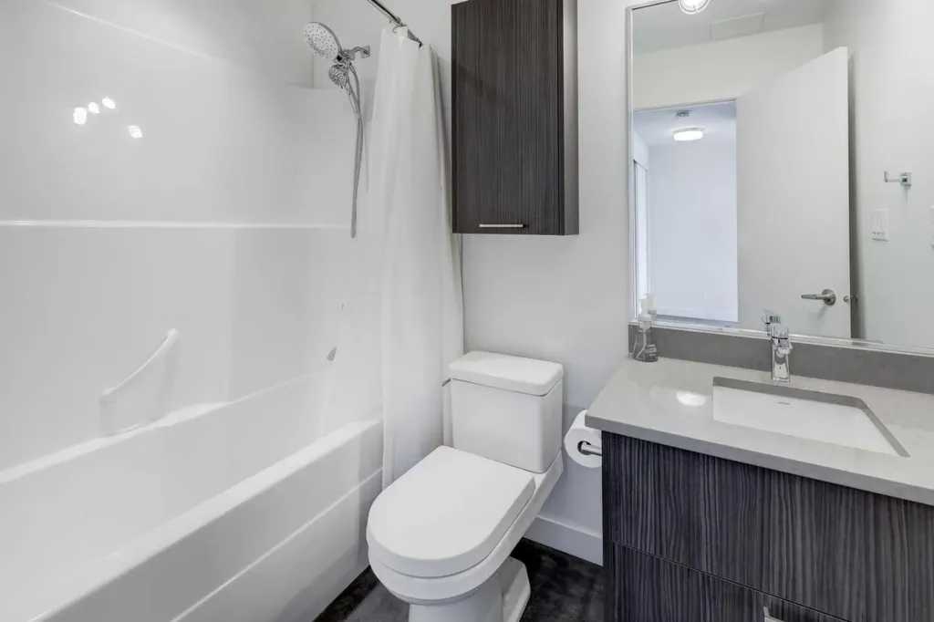 624 8 Avenue SE Calgary AB T2G 1S7