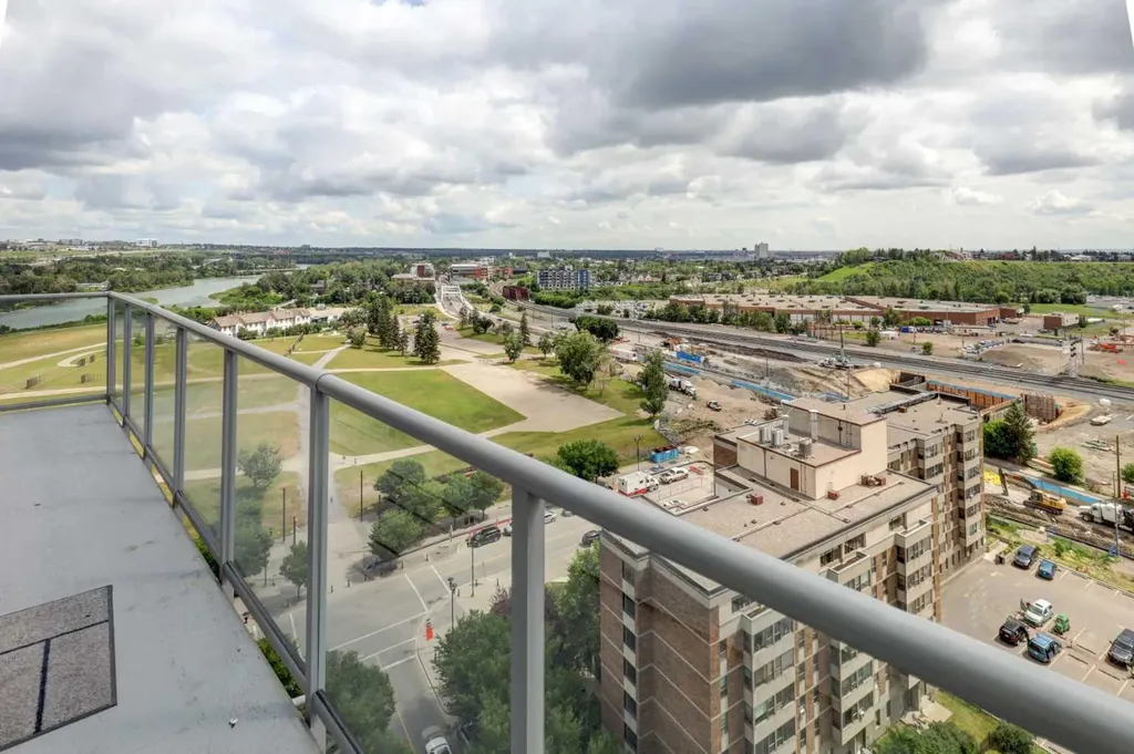 624 8 Avenue SE Calgary AB T2G 1S7