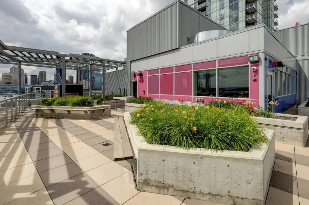 624 8 Avenue SE Calgary AB T2G 1S7