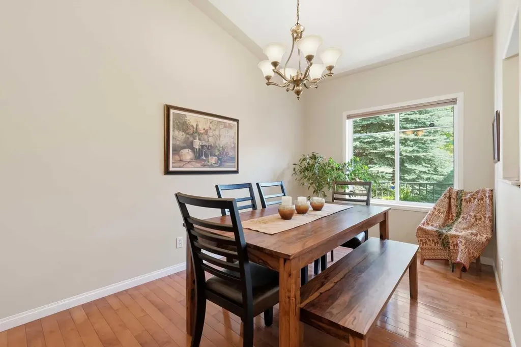 120 Sierra Morena Landing SW Calgary AB T3H 4K4