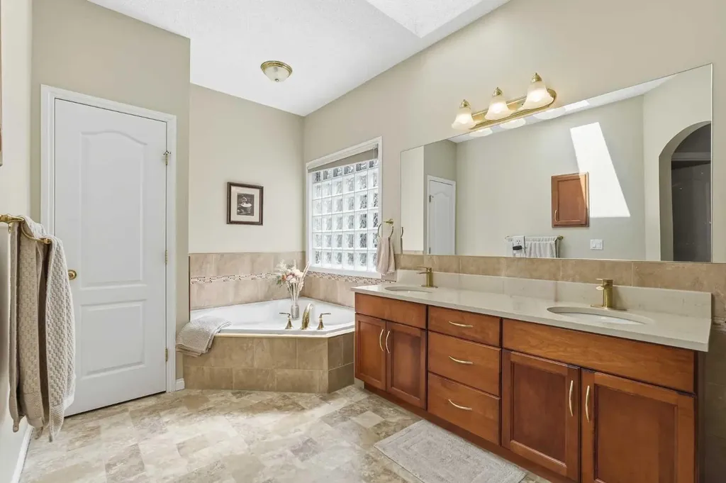 120 Sierra Morena Landing SW Calgary AB T3H 4K4