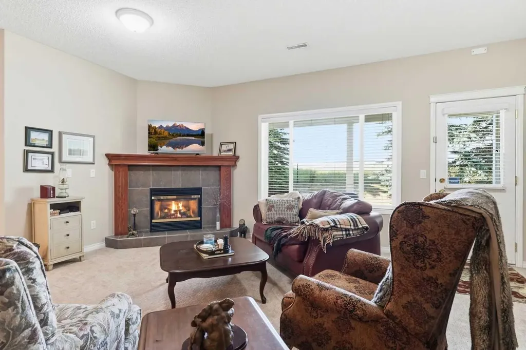 120 Sierra Morena Landing SW Calgary AB T3H 4K4