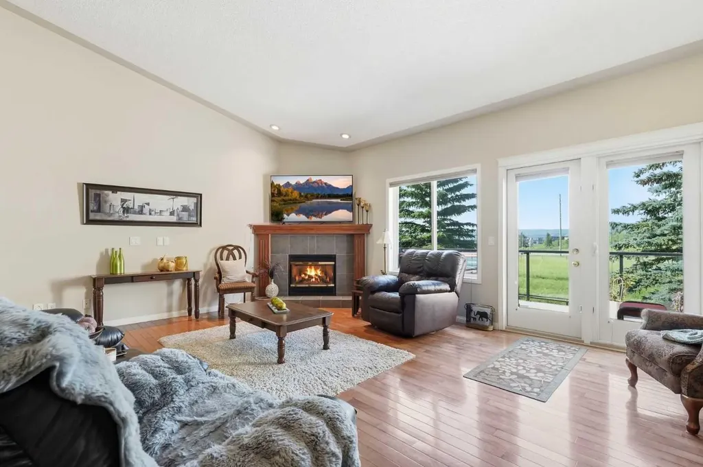 120 Sierra Morena Landing SW Calgary AB T3H 4K4