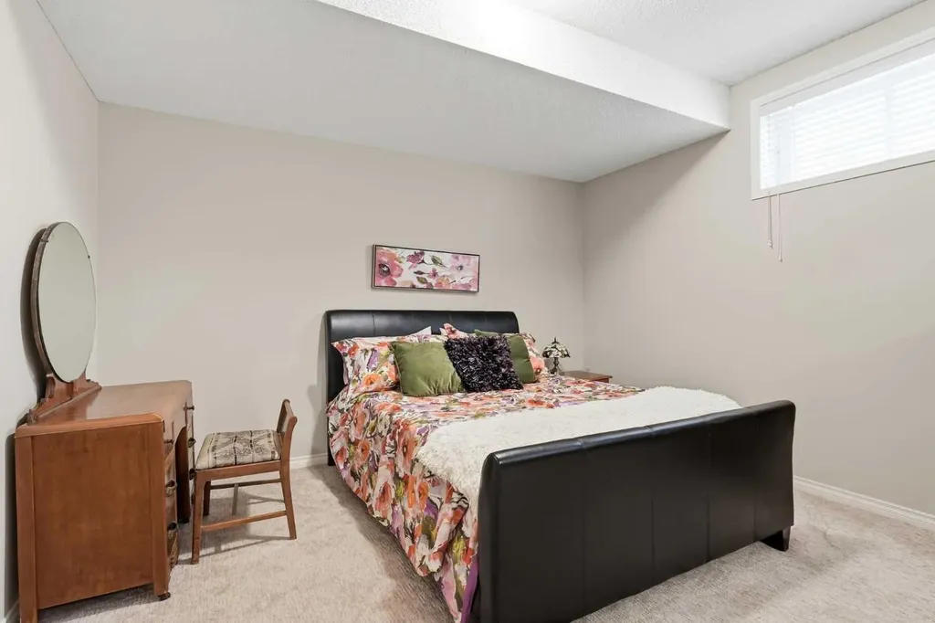 120 Sierra Morena Landing SW Calgary AB T3H 4K4