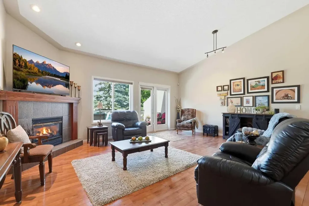 120 Sierra Morena Landing SW Calgary AB T3H 4K4