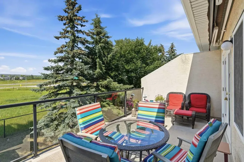 120 Sierra Morena Landing SW Calgary AB T3H 4K4