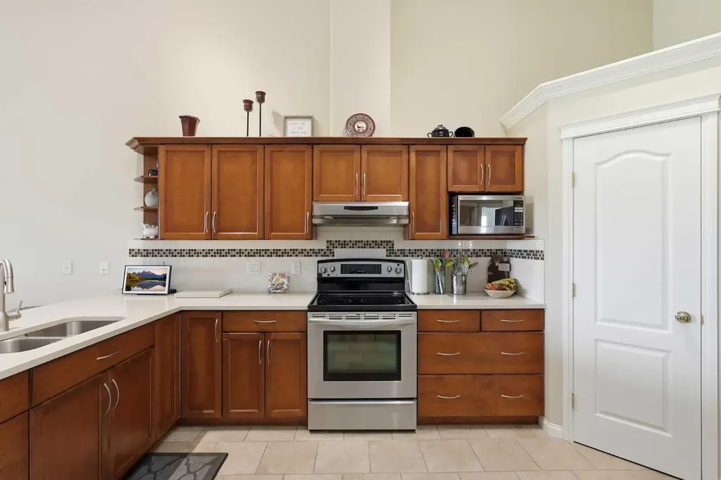 120 Sierra Morena Landing SW Calgary AB T3H 4K4