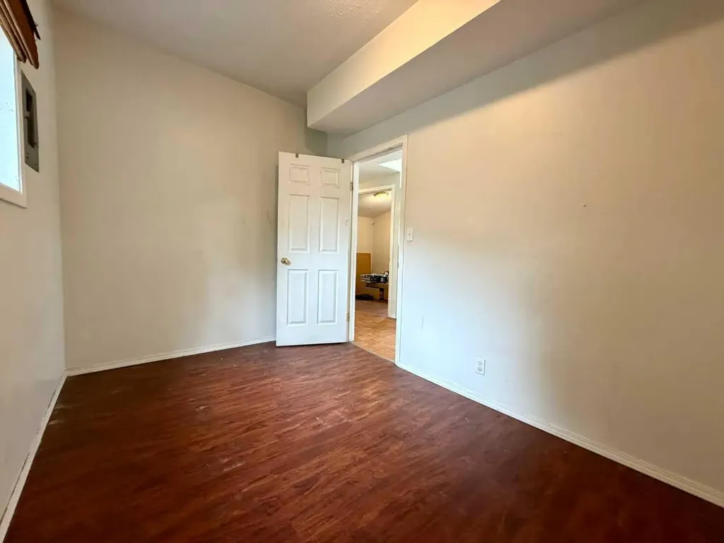 1236 1 Avenue Wainwright AB T9W 1G9