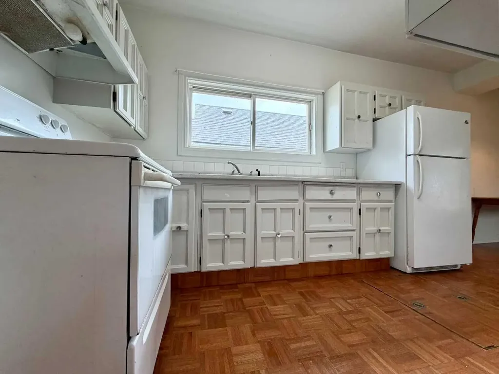 1236 1 Avenue Wainwright AB T9W 1G9