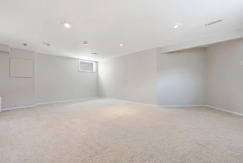 161 Saddlemead Road NE Calgary AB T3J4J3