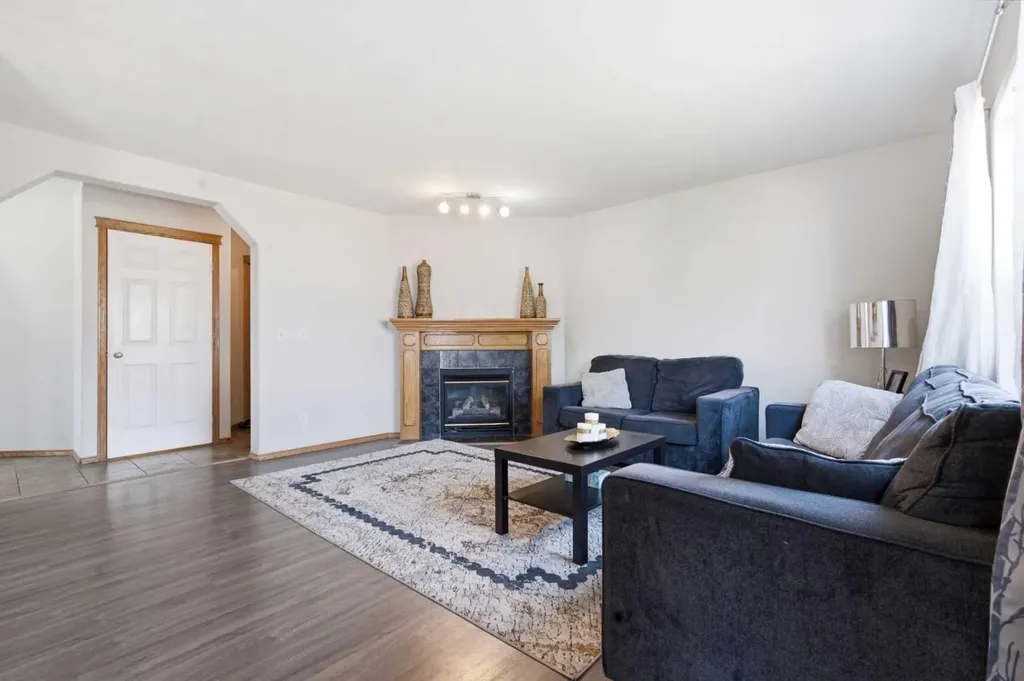 161 Saddlemead Road NE Calgary AB T3J4J3