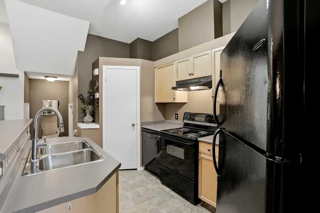 140 Promenade Way SE Calgary AB T2Z 4E9