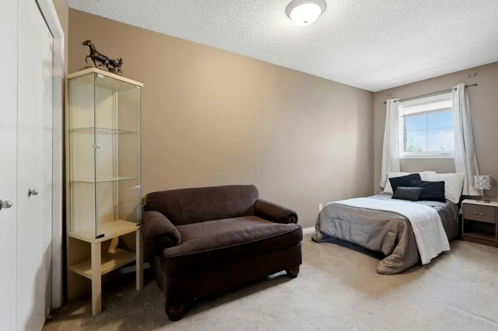 140 Promenade Way SE Calgary AB T2Z 4E9