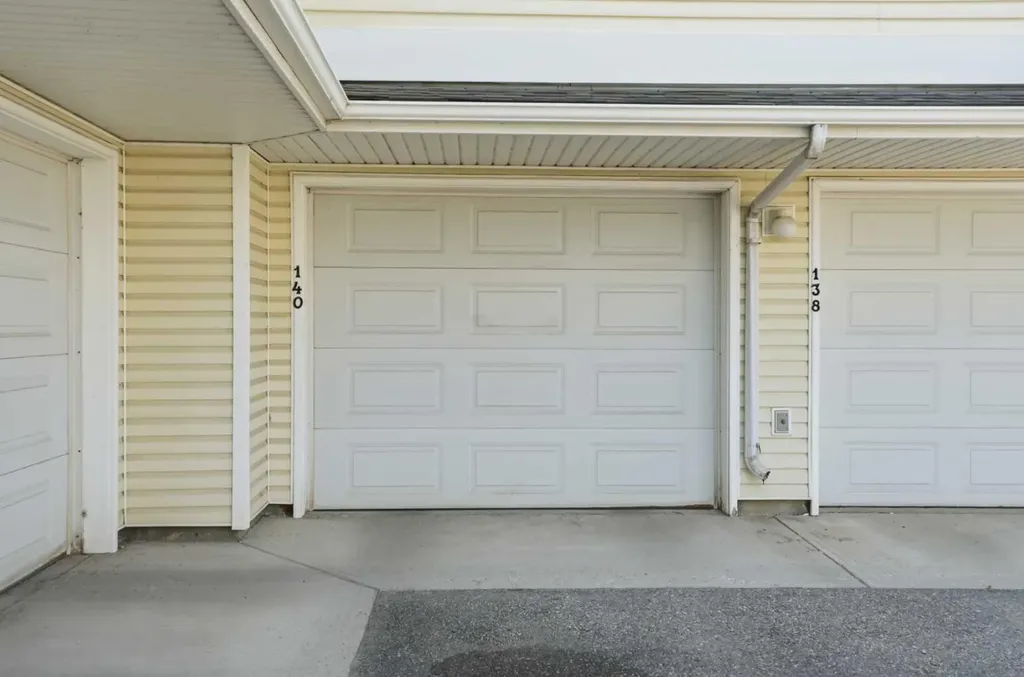 140 Promenade Way SE Calgary AB T2Z 4E9