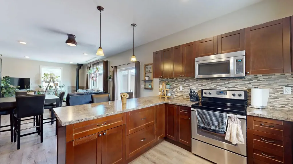 10 Destini Drive White Sands AB T0C 2L0