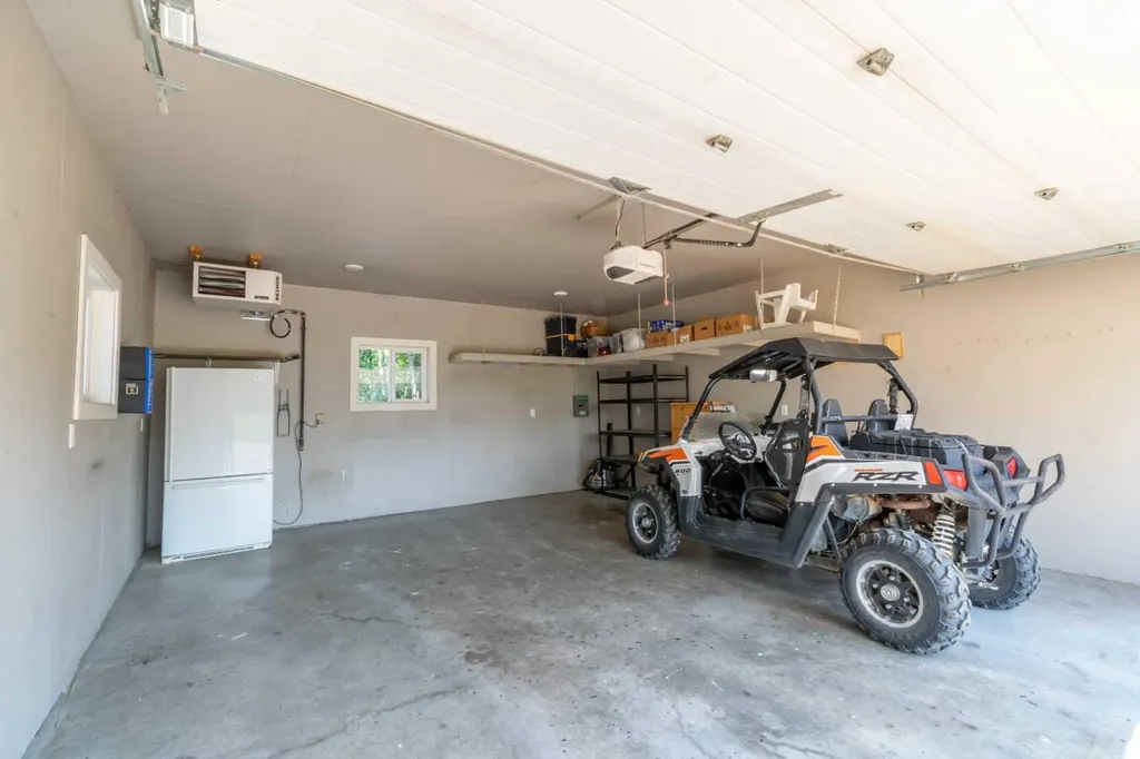 10 Destini Drive White Sands AB T0C 2L0