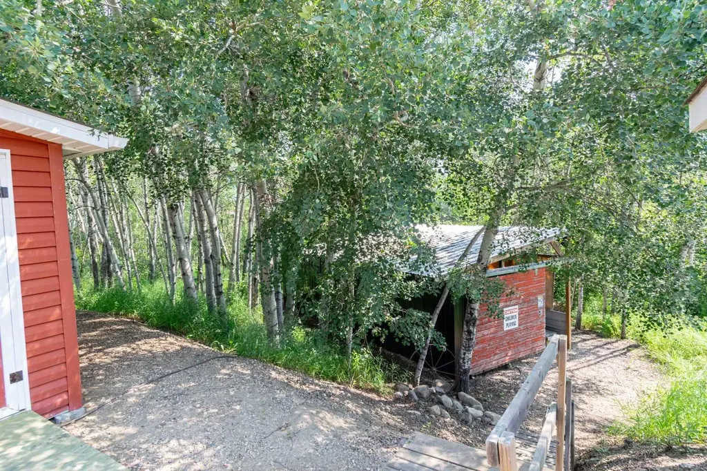 10 Destini Drive White Sands AB T0C 2L0