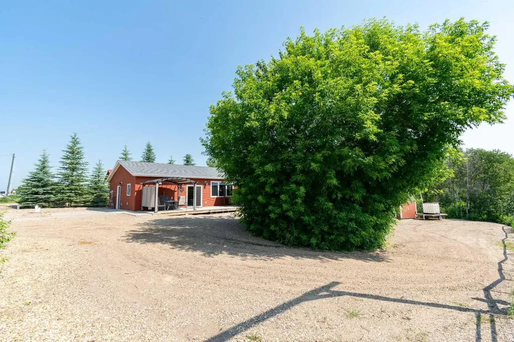 10 Destini Drive White Sands AB T0C 2L0