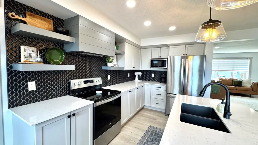 8606 72 Avenue Grande Prairie AB T8X0N9