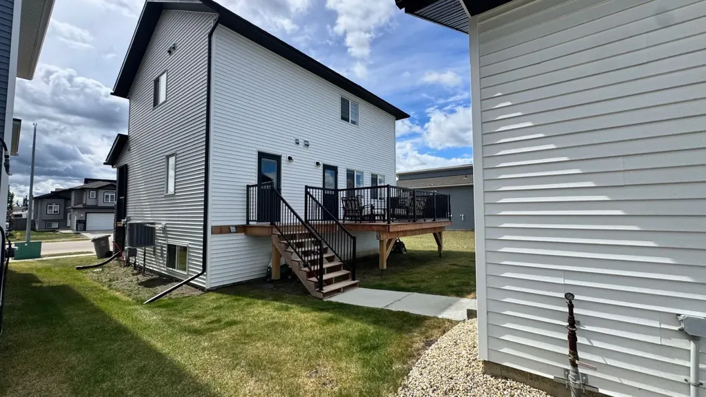 8606 72 Avenue Grande Prairie AB T8X0N9