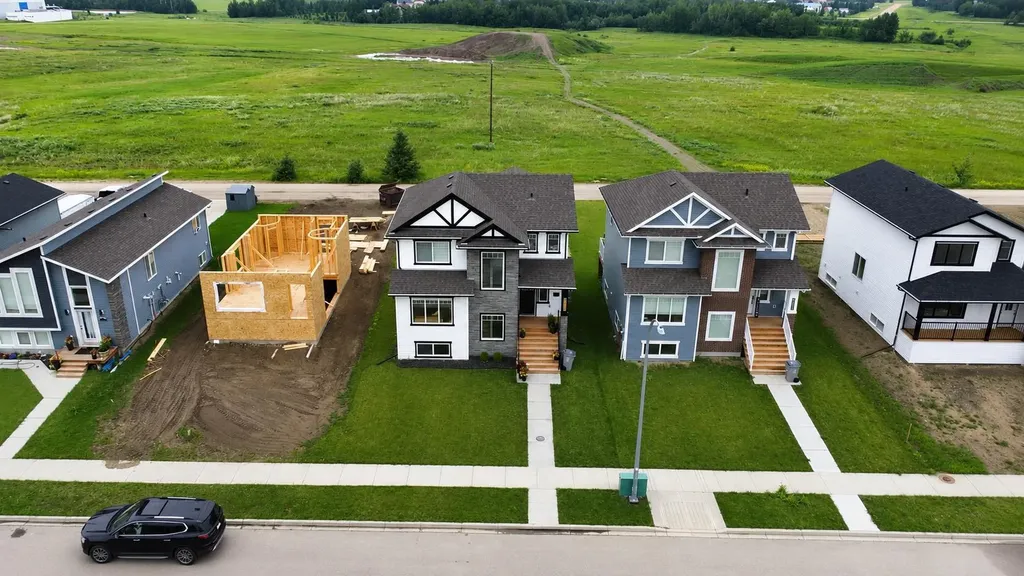 8606 72 Avenue Grande Prairie AB T8X0N9