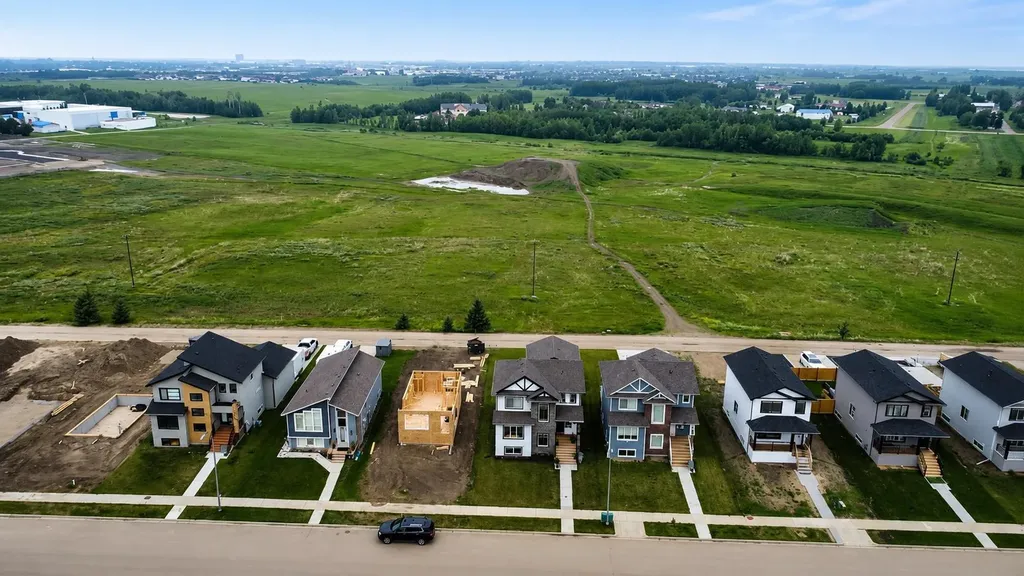 8606 72 Avenue Grande Prairie AB T8X0N9