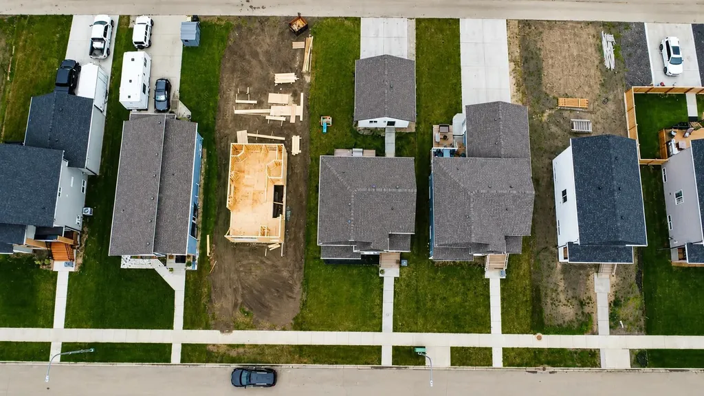 8606 72 Avenue Grande Prairie AB T8X0N9
