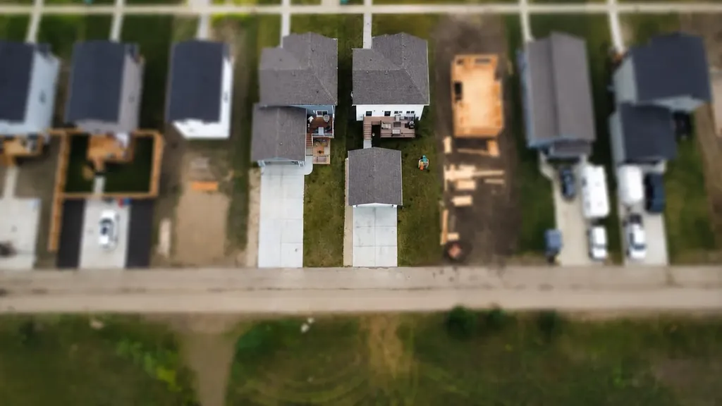 8606 72 Avenue Grande Prairie AB T8X0N9
