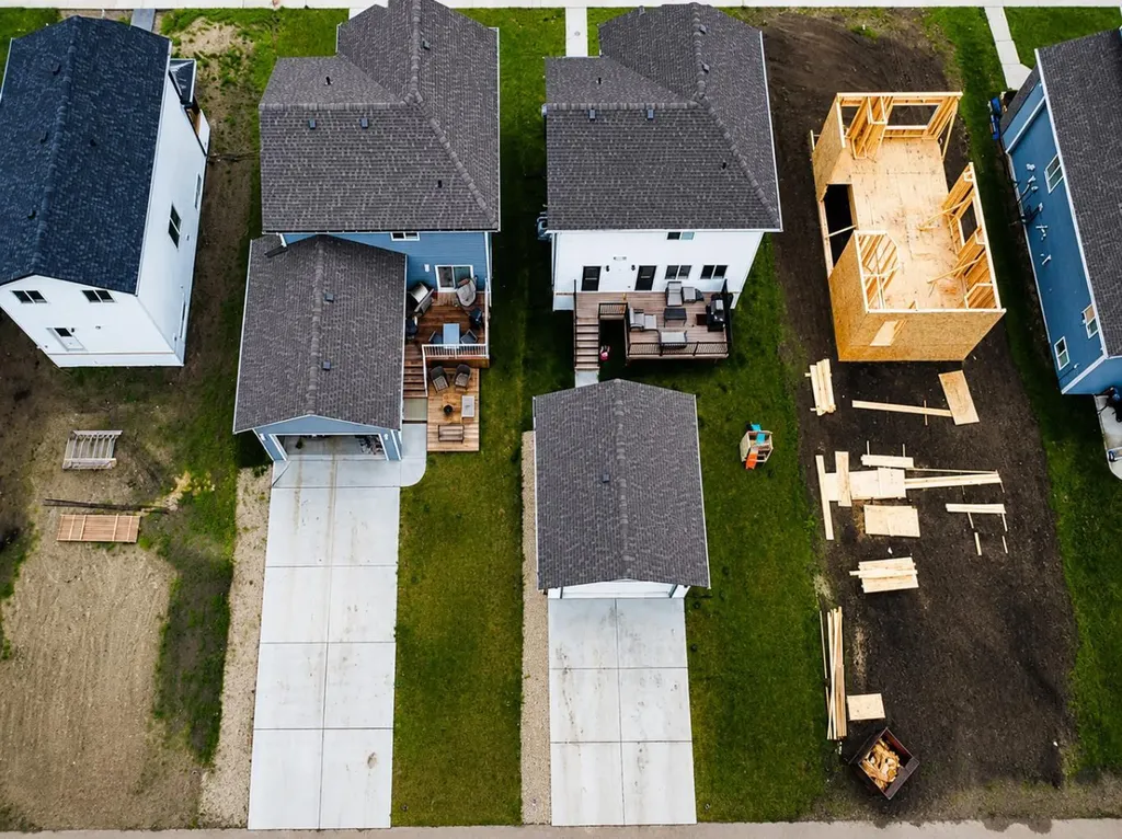 8606 72 Avenue Grande Prairie AB T8X0N9