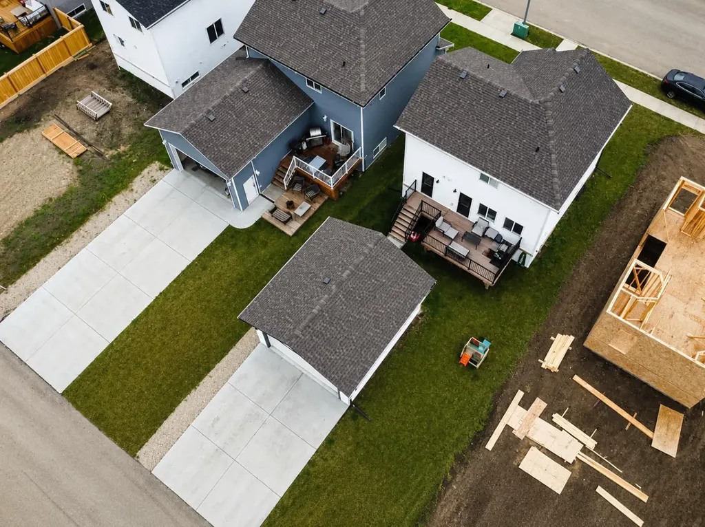 8606 72 Avenue Grande Prairie AB T8X0N9