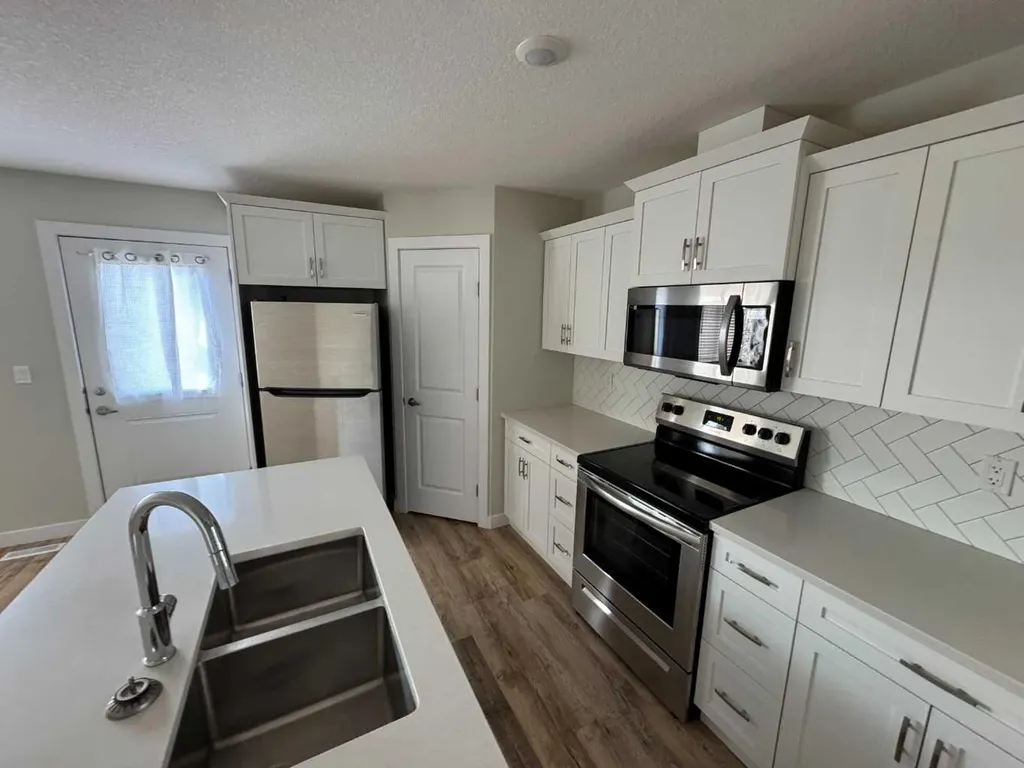 11408 96 Street Clairmont AB T8X 0W7