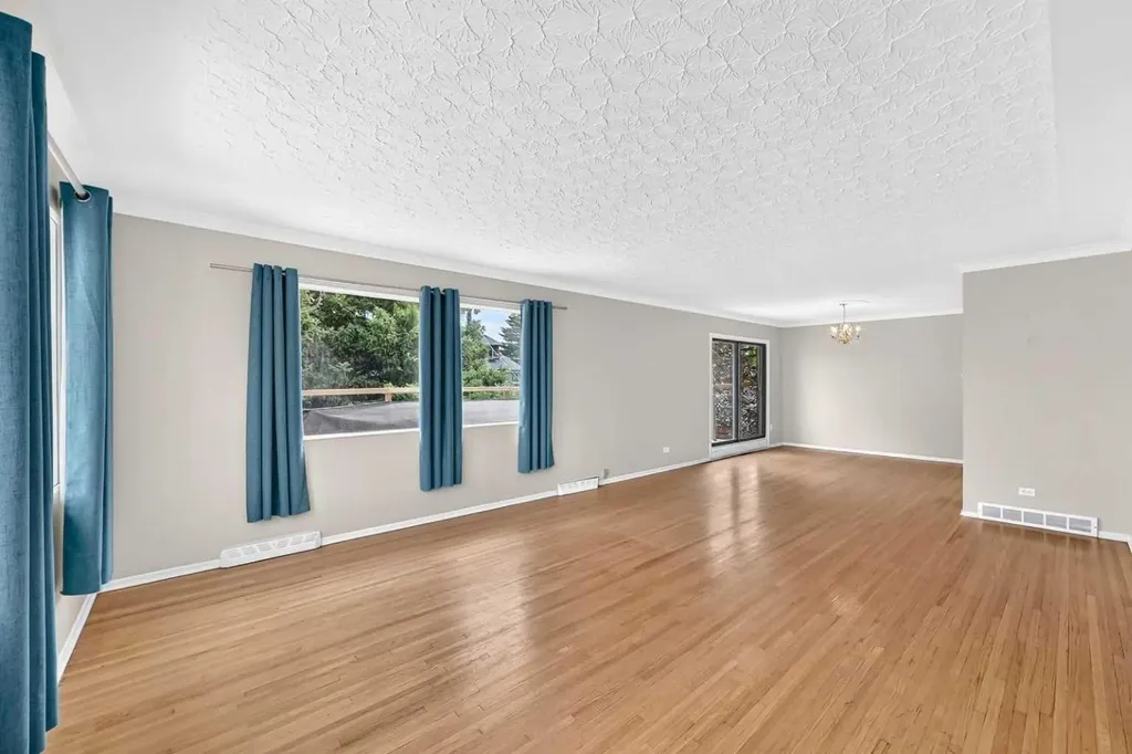 1735 38 Avenue SW Calgary AB T2T 2K3