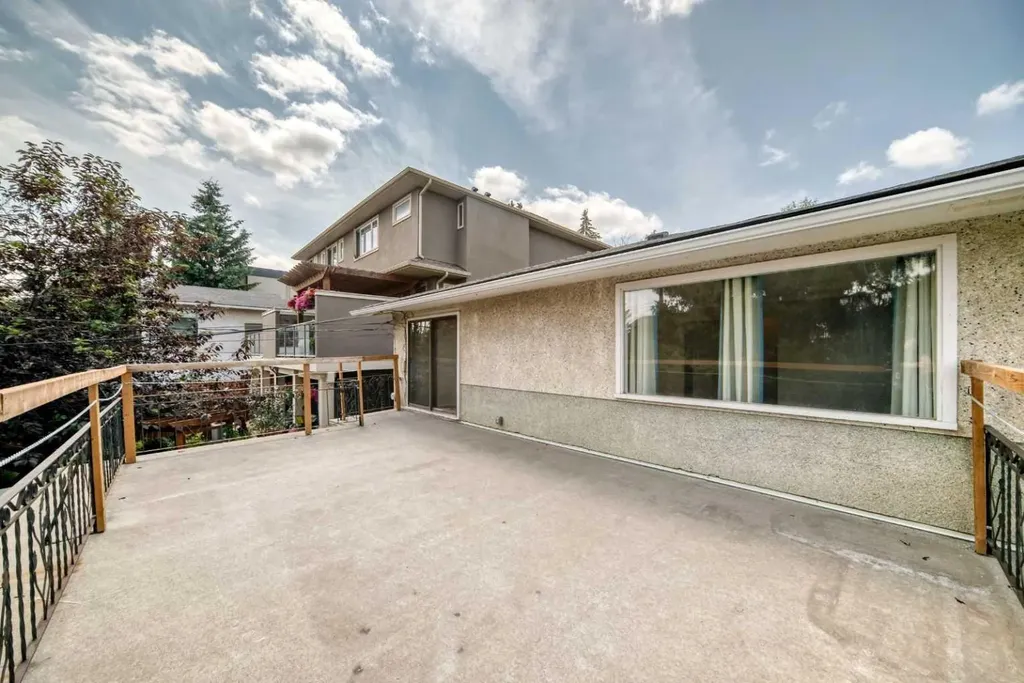 1735 38 Avenue SW Calgary AB T2T 2K3