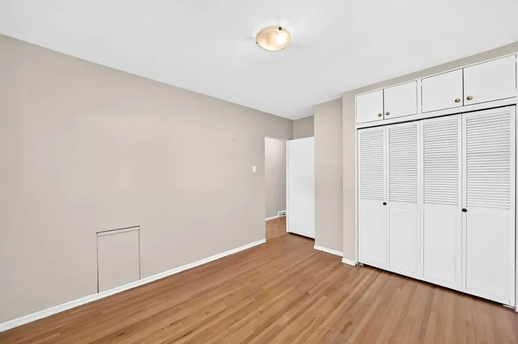 1735 38 Avenue SW Calgary AB T2T 2K3
