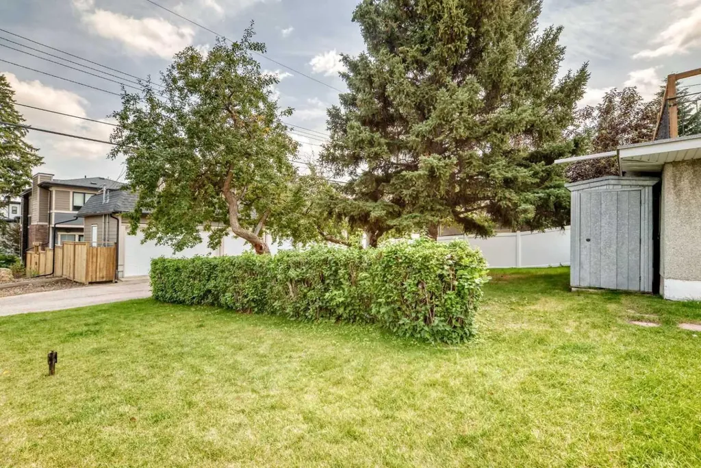 1735 38 Avenue SW Calgary AB T2T 2K3