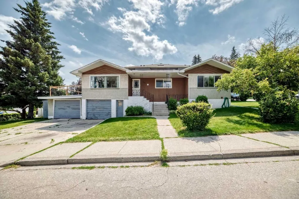 1735 38 Avenue SW Calgary AB T2T 2K3
